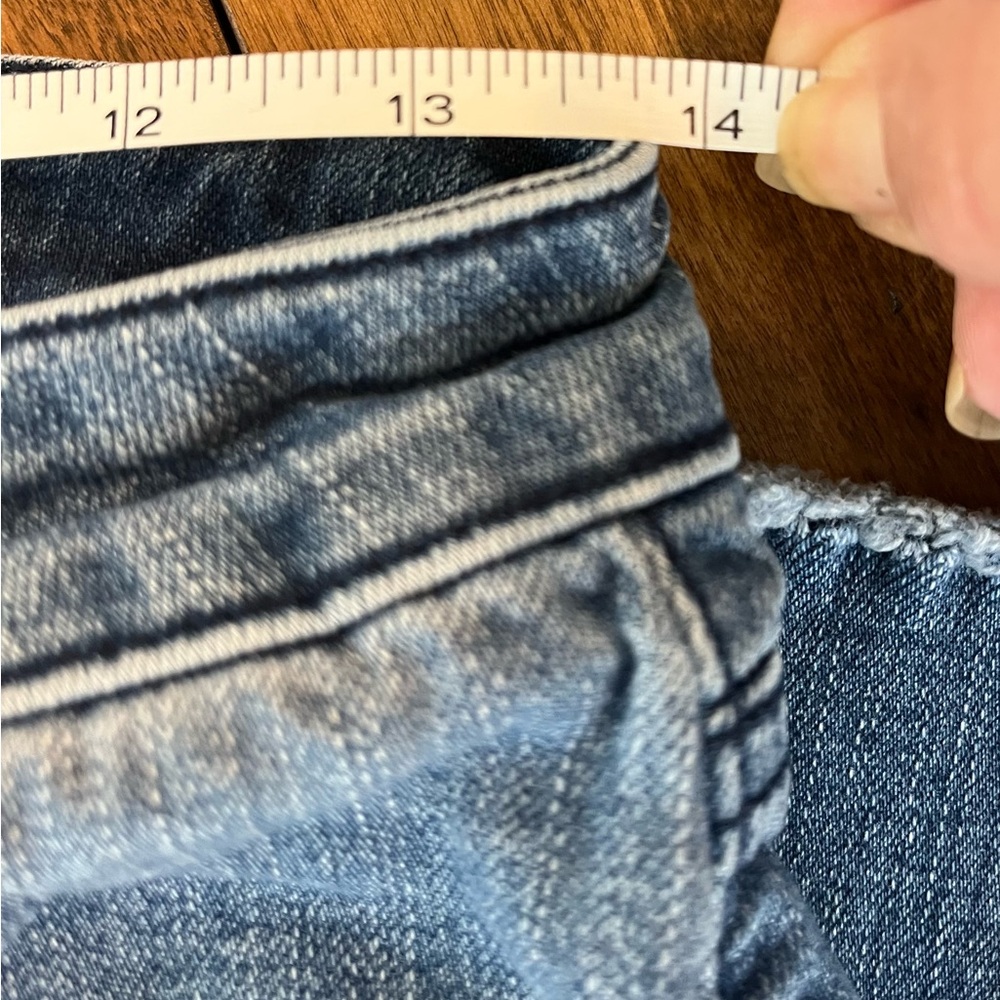 Candace Cameron Bure Blue Jeans w/ Colorful Pocket Straight Leg Size 4 EUC - Picture 5 of 6